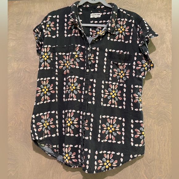 Paradise Now Maui Hawaii shell pattern  Button Down Shirt size large - Picture 1 of 5